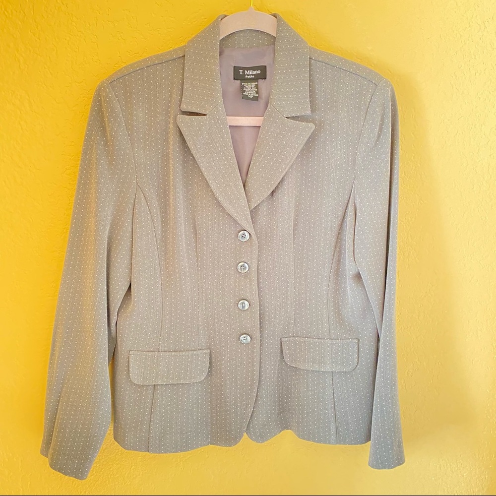 Gray skirt Suit, size 14 petite.